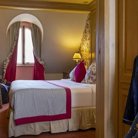 Chambiges Elysees Hotel 4*