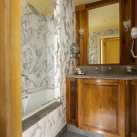 Chambiges Elysees Hotel 4*