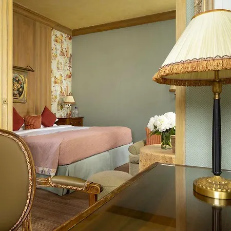 Hotel Chambiges Elysees 4*