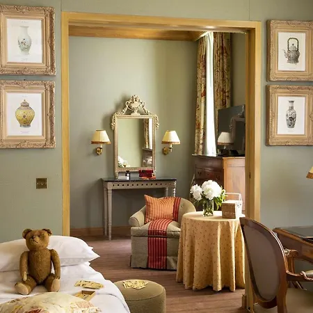 Hotel Chambiges Elysees 4*