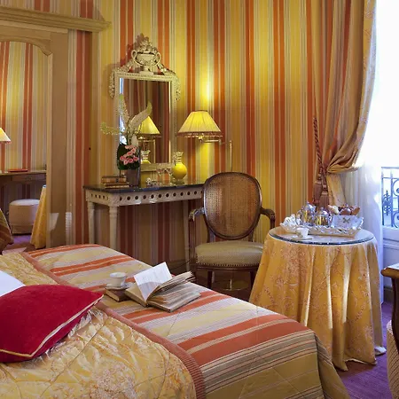 Hotel Chambiges Elysees 4*