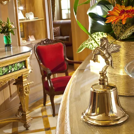 Hotel Chambiges Elysees Paříž