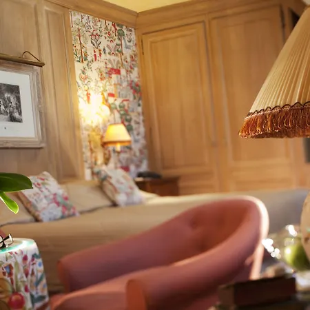 Hotel Chambiges Elysees 4*