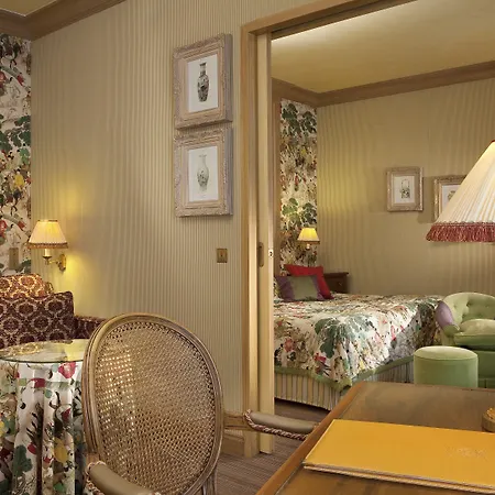 Hotel Chambiges Elysees 4*