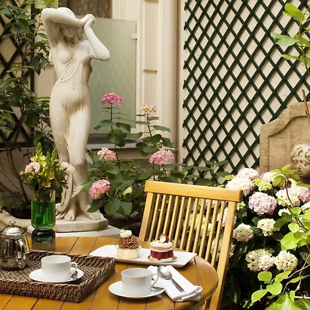 Chambiges Elysees Hotel 4*