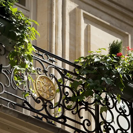 Chambiges Elysees Hotel