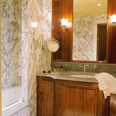 Chambiges Elysees Otel