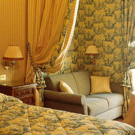 Chambiges Elysees Hotel