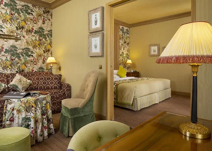 Chambiges Elysees 4*