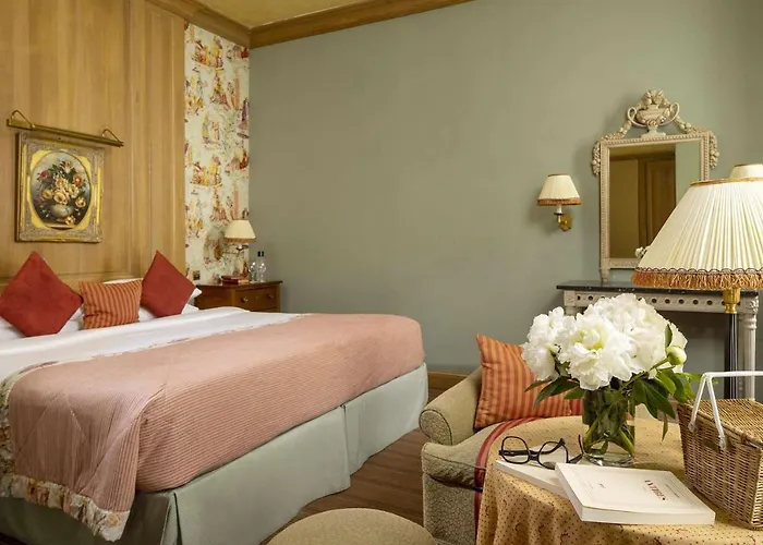 Chambiges Elysees 4*