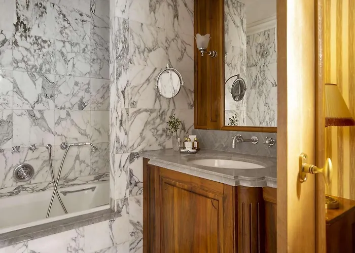 Chambiges Elysees Hotel