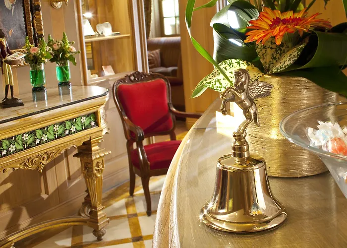 Hotel Chambiges Elysées Parigi