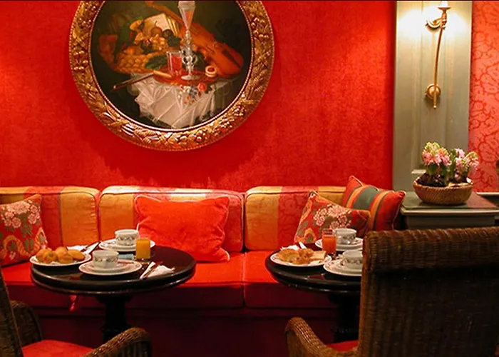 Hotel Chambiges Elysées 4*