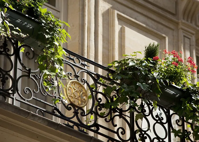 Chambiges Elysees Hotel