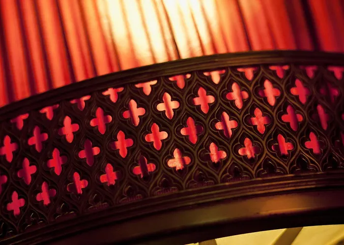 Hotel Chambiges Elysees 4*