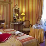 מלון Chambiges Elysees 4*
